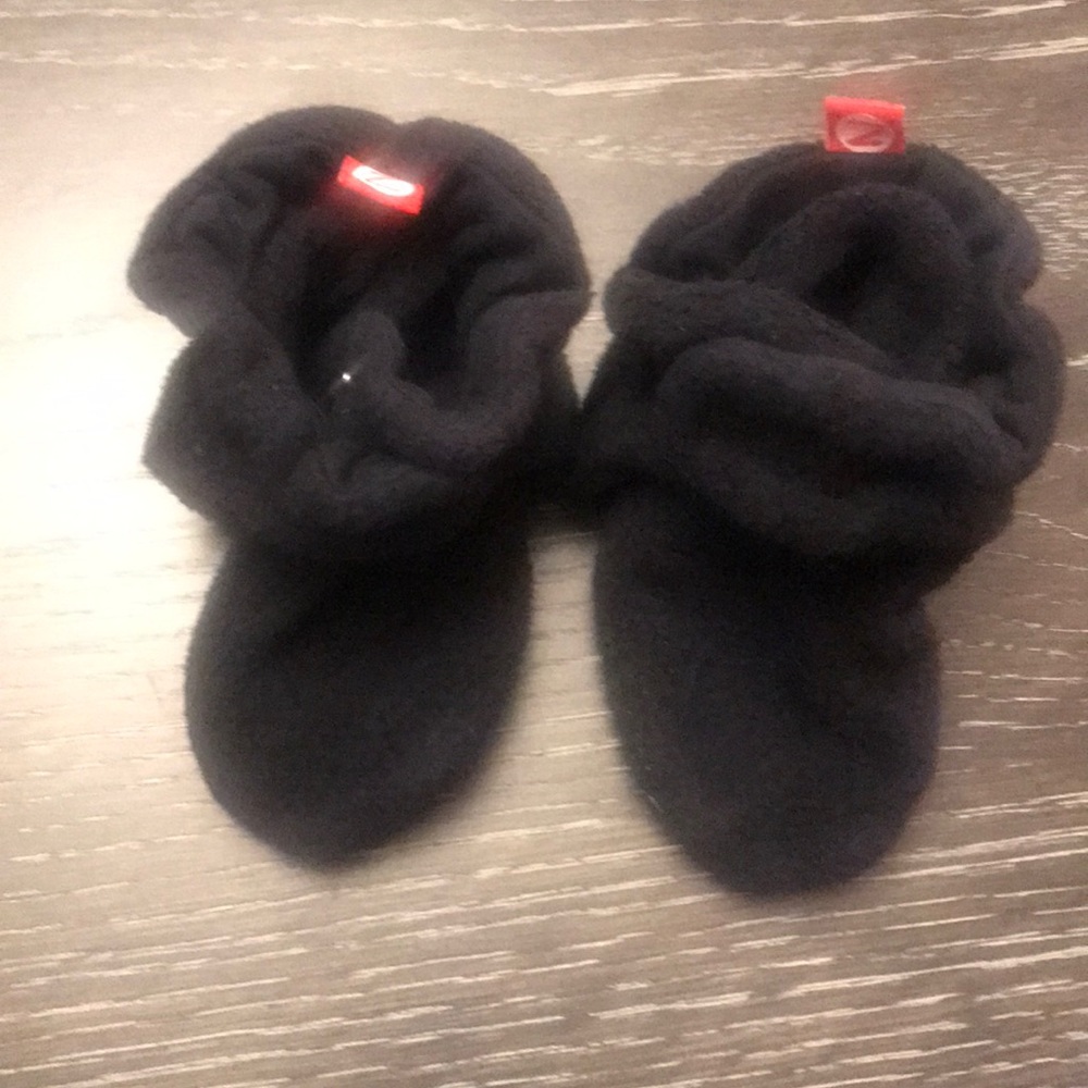 Zutano black fleece booties